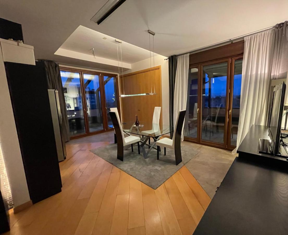 Attico Con Vista Spettacolare E Jacuzzi Apartment โบโลญญา ภายนอก รูปภาพ